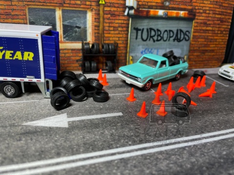 Akcesoria - pachołki i opony - skala 1:64