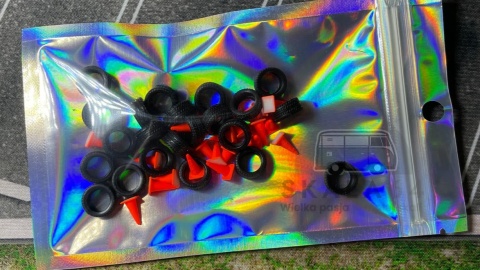 Akcesoria - pachołki i opony - skala 1:64