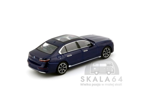 Model samochodu BMW i7 xDrive60 Tanzanite Blue Metallic w skali 1:64 - tył