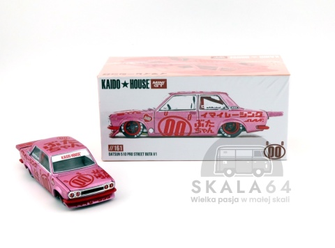 Model samochodu Datsun 510 Pro Street Buta V1 w skali 1:64 - pudełko