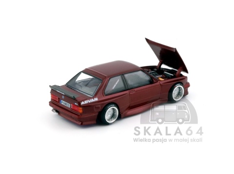 Model samochodu BMW M3 E30 Kaido GT V1 ADVAN w skali 1:64 - maska