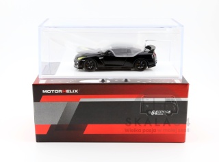 MOTORHELIX Nissan GT-R R35 Black Carbon with Customized Headlights 1:64