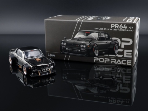 Model samochodu Nissan Skyline GT-R V8 Drift Hakosuka Dark Chrome w skali 1:64 - black