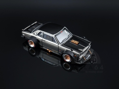 Model samochodu Nissan Skyline GT-R V8 Drift Hakosuka Dark Chrome w skali 1:64 - black