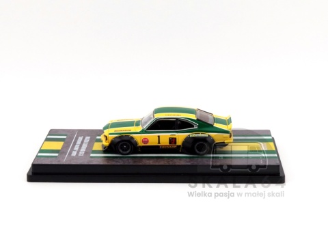 Model samochodu Mazda Savanna RX-3 Katayama Racing Livery Yellow / Green w skali 1:64 - bok
