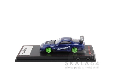 Model samochodu Toyota Supra JZA90 Manabu Orido Blue Metallic w skali 1:64 - bok