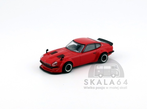 Model samochodu Nissan Fairlady Z S30 Widebody Red JONSIBAL Designworks w skali 1:64 - przód