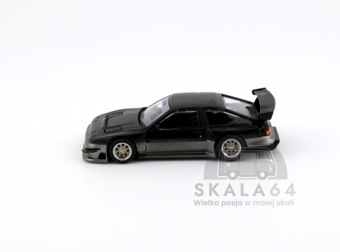 Model samochodu Toyota Sprinter Trueno AE86 Widebody Black / Grey JONSIBAL Designworks w skali 1:64 - bok