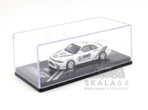 Model samochodu Nissan Skyline GT-R R33 White / Black DPLS x INNO64 TMCS25 w skali 1:64 - gablotka