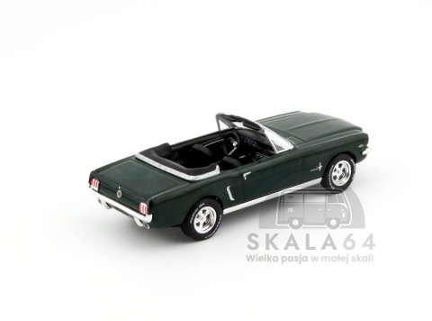 Model samochodu Ford Mustang Convertible 1964 Highland Green w skali 1:64 - tył