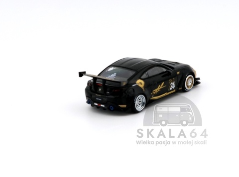Model samochodu Toyota GR86 LB Nation Black / Gold w skali 1:64 - tył