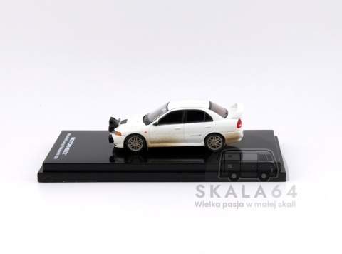 MOTORHELIX Mitsubishi Lancer Evolution IV GSR - muddy & rally lights 1:64