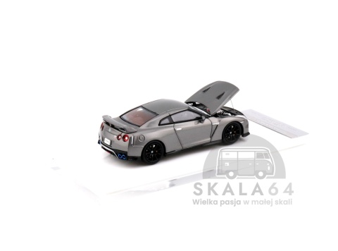 MOTORHELIX Nissan GT-R R35 Track Edition Engineered by NISMO 2020 Dark Metal Gray 1:64