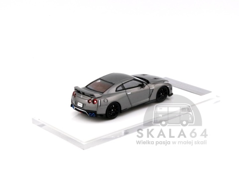MOTORHELIX Nissan GT-R R35 Track Edition Engineered by NISMO 2020 Dark Metal Gray 1:64