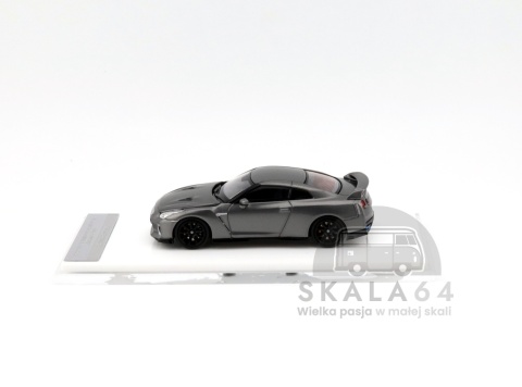 MOTORHELIX Nissan GT-R R35 Track Edition Engineered by NISMO 2020 Dark Metal Gray 1:64