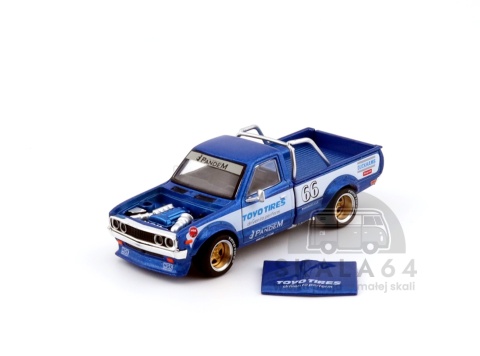 Model samochodu Pandem Datsun 620 Blue Toyo Tires w skali 1:64 - maska