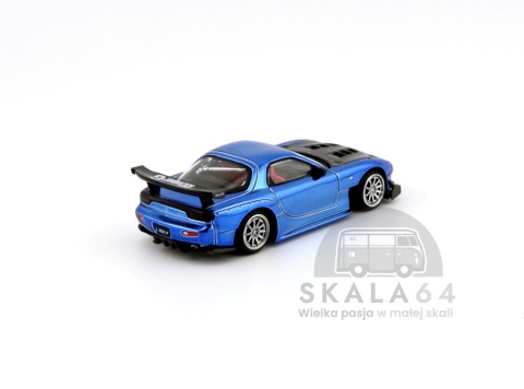 Model samochodu Mazda RX7 Re Amemiya Widebody Blue Chrome w skali 1:64 - tył