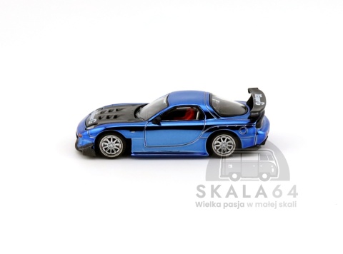 Model samochodu Mazda RX7 Re Amemiya Widebody Blue Chrome w skali 1:64 - bok