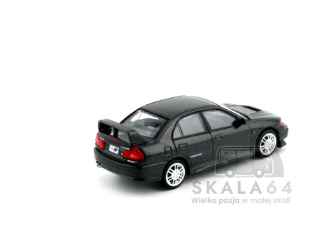 Model samochodu Mitsubishi Lancer Evolution EVO IV Dark Grey w skali 1:64 - tył