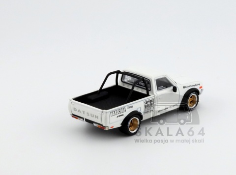 Model samochodu Pandem Datsun 620 White w skali 1:64 - tył