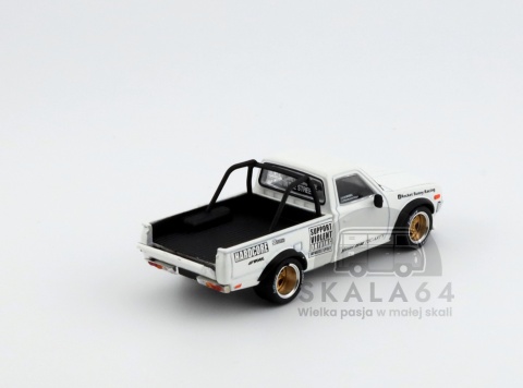 Model samochodu Pandem Datsun 620 White w skali 1:64 - burta