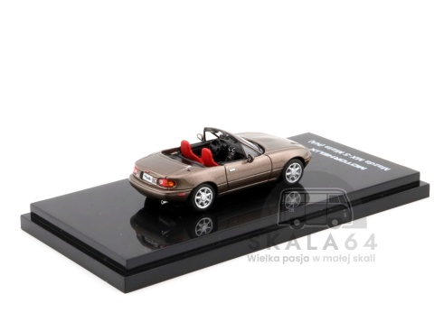 Model samochodu Mazda MX-5 Miata NA Spider Roadster LHD Metallic Brown w skali 1:64 - tył