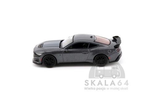Model samochodu Ford Mustang Dark Horse Carbonized Gray w skali 1:64 - bok