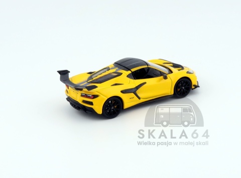 Model samochodu 2025 Chevrolet Corvette ZR1 Yellow HEC 2025 Limited Edition w skali 1:64 - tył
