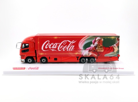 Model samochodu Mitsubishi Fuso Super Great Coca-Cola Santa Truck Red w skali 1:64 - bok