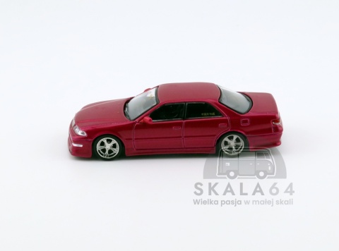 Model samochodu VERTEX Toyota Mark II JZX100 Red Metallic w skali 1:64 - bok