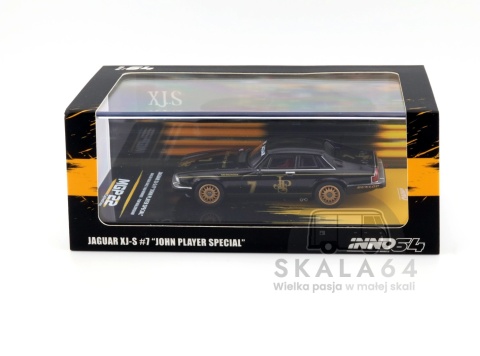 Model samochodu Jaguar XJ-S #7 John Player Special Macau Guia Race 1984 Winner Tom Walkinshaw  w skali 1:64 - opakowanie