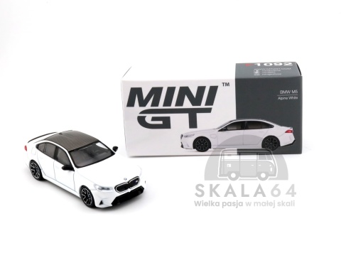 Model samochodu BMW M5 Alpine White w skali 1:64 - kartonik
