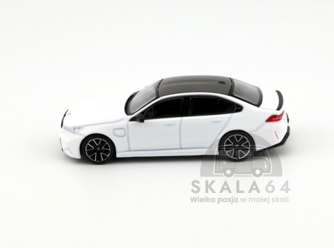 Model samochodu BMW M5 Alpine White w skali 1:64 - bok