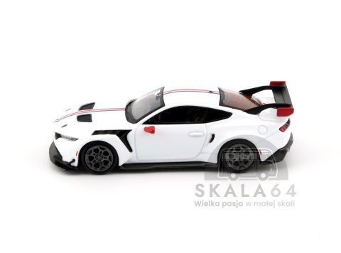 Model samochodu Ford Mustang GTD Spirit of America LHD White Red w skali 1:64 - bok