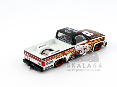 Model samochodu Chevrolet Silverado Kaido Intimidator V1 w skali 1:64 - tył