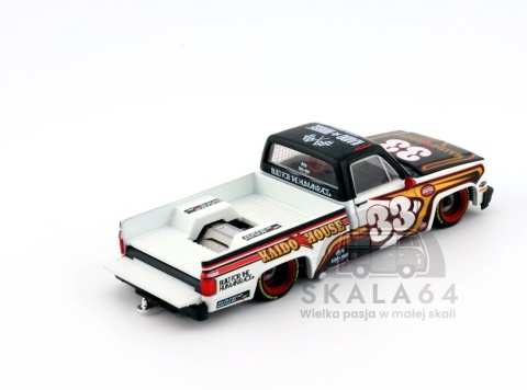 Model samochodu Chevrolet Silverado Kaido Intimidator V1 w skali 1:64 - paka
