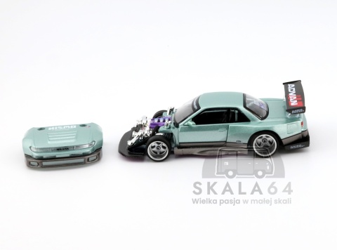 Model samochodu Nissan Silvia S13-R Kaido Works V1 ADVAN Green w skali 1:64 - nadwozie