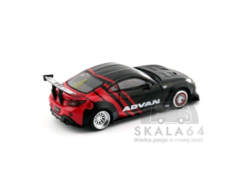 Model samochodu Toyota GR86 LB Nation ADVAN w skali  1:64 - tył