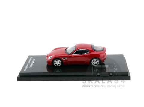 Model samochodu Alfa Romeo 8C Competizione 2008 Rosso Competizione w skali 1:64 - bok