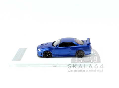 Model samochodu Nissan Skyline GT-R R34 NISMO Z-tune Bayside Blue w skali 1:64 - bok