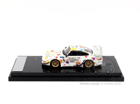 Model samochodu Porsche 911 RWB 993 Happy Children's Day - Limited Edition w skali 1:64 - bok