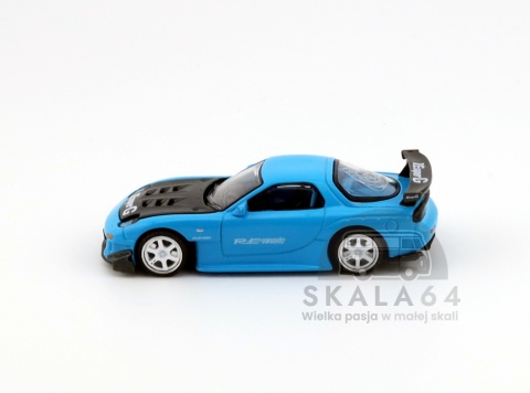 Model samochodu Mazda RX7 FD3S Re-Amemiya Blue Tokyo Auto Salon 2026 w skali 1:64 - bok
