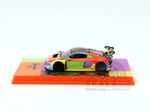 Model samochodu Audi R8 LMS GT3 Evo II Sean Wotherspoon Special Edition HEC 2026 w skali 1:64 - bok
