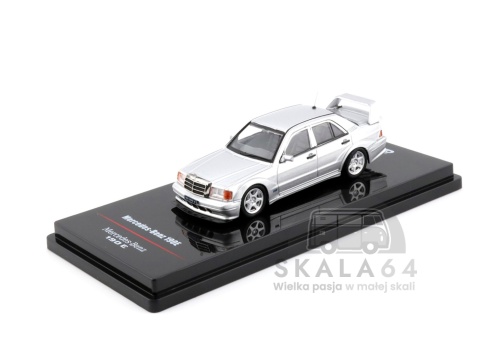 Model samochodu Mercedes-Benz 190E 2.5-16 Evolution II Silver Metallic w skali 1:64 - przód
