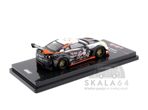 Model samochodu Nissan GT-R R35 Widebody AORUS Limited Edition White Black w skali 1:64 - tył