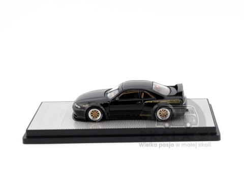 Model samochodu Nissan Skyline GT-R BCNR33 R33 Pandem Rocket Bunny Black w skali 1:64 - bok