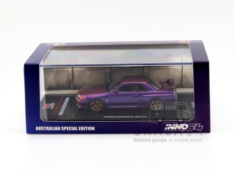 Model samochodu Nissan Skyline GT-R R32 Australia Special Edition Midnight Purple w skali 1:64 - gablotka