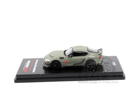 Model samochodu Toyota Supra A90 Darwin Pro Custom Matt Green w skali 1:64 - bok