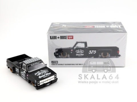 Model samochodu Chevrolet Silverado Dually Hot Rod V1 w skali 1:64 - pudełko