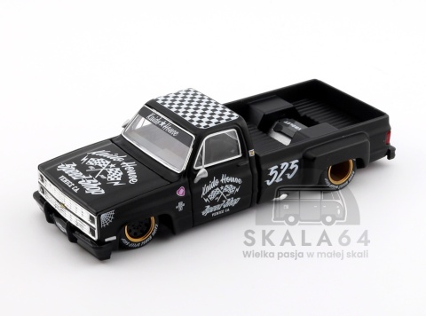 Model samochodu Chevrolet Silverado Dually Hot Rod V1 w skali 1:64 - przód